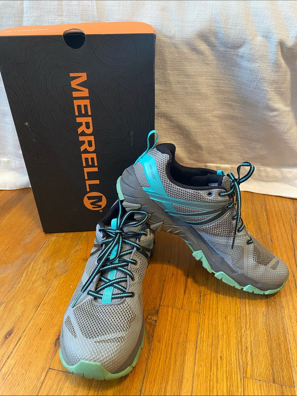 Merrell Women's MQM Flex Hiking Shoe in Gray and Teal (Monument)